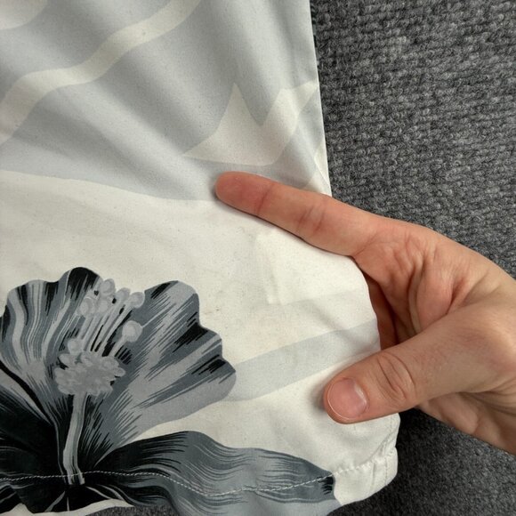 Quiksilver AOP Floral Gray White Button Up Shirt Short Sleeve Men Skate Surf SML - Picture 15 of 16